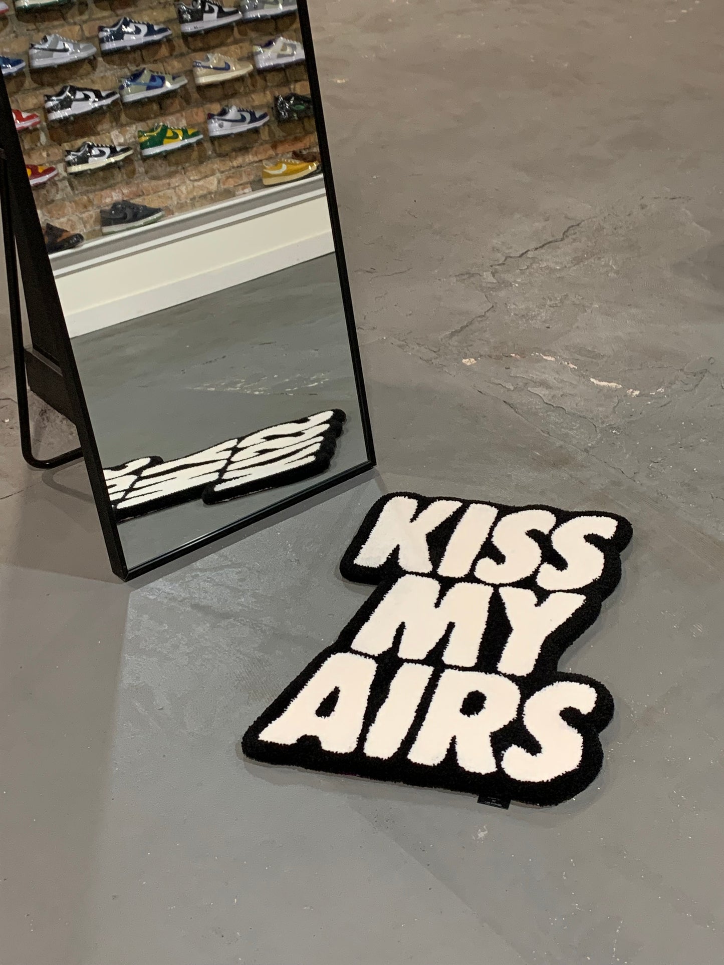 Kiss My Airs rug