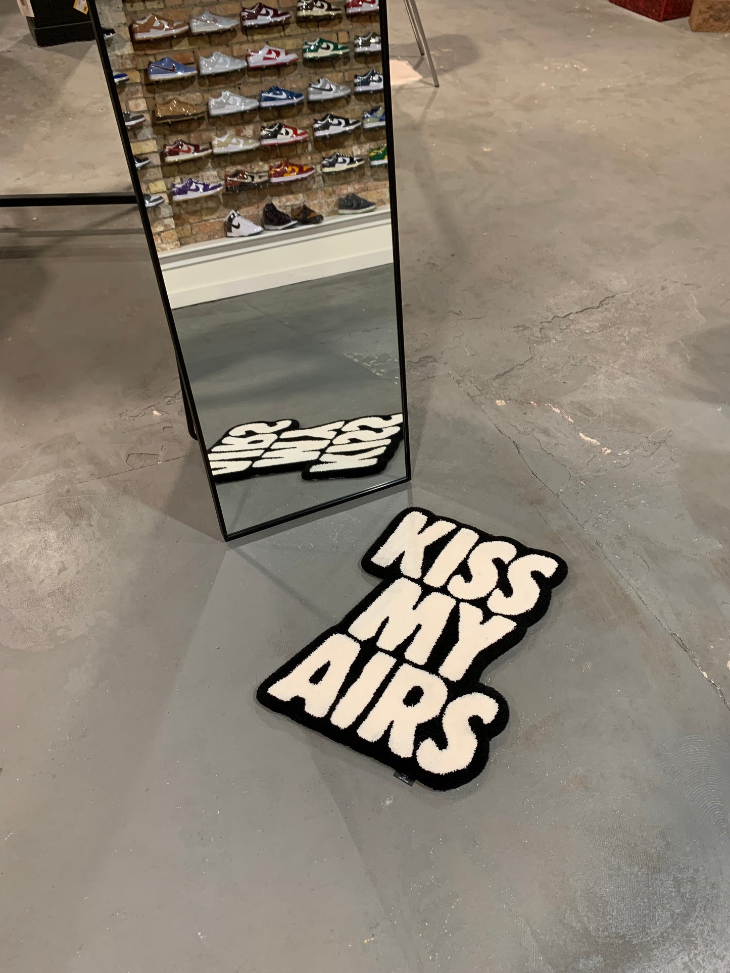 Kiss My Airs rug